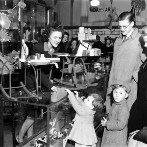 Hamleys, Regent Street, Christmas shoppers find empty shelves
