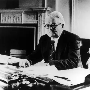 Harry Guy Bartholomew Print, Daily Mirror Chairman 1945 Harry Guy Bartholomew Print, Daily Mirror Chairman 1945