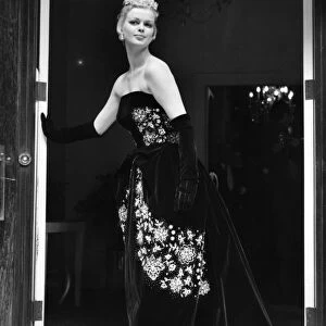 Hartnell - Autumn Collection. Queen of Diamonds - A strapless, black velvet dress