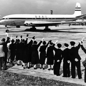 The De Havilland Comet Print: First Commercial Jet Airliner