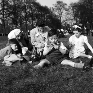 The Hayden family have a picnic in St Jamess Park, London. April 1952 The Hayden family have a picnic in St Jamess Park, London. April 1952