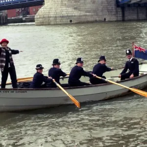 Helen Mirren, actress, on the River Thames with the police for charity. 09 / 03 / 1994 Helen Mirren, actress, on the River Thames with the police for charity. 09 / 03 / 1994