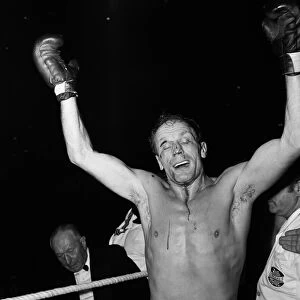 Henry Cooper takes the European Heavyweight Boxing Championship from Germany