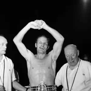 Henry Cooper wins back the British heavyweight title from Jack Bodell Henry Cooper wins back the British heavyweight title from Jack Bodell