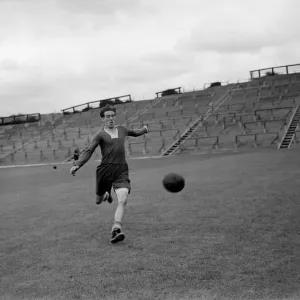 Hepplewhite, footballer for Huddesfield August 1950 025532 / 3