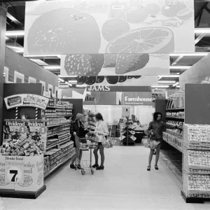 Hintons Supermarket, Whitehouse Farm, Bishopton Road, Stockton-on-Tees, Circa 1972 Hintons Supermarket, Whitehouse Farm, Bishopton Road, Stockton-on-Tees, Circa 1972