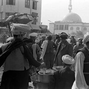 Hippies in Afghanistan Aug 1971 - General Shots in the shopping
