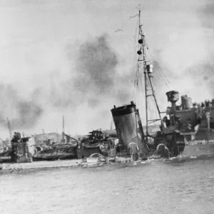 HMS Kelly Returns to River Tyne Print HMS Kelly Returns to River Tyne Print
