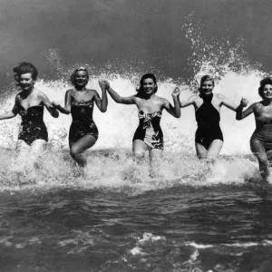 Holidays: Bathing Girls. June 1954 P023589 Holidays: Bathing Girls. June 1954 P023589