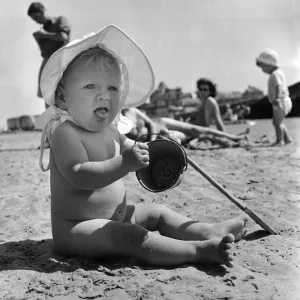 Holidays: Children. April 1952 P024482 Holidays: Children. April 1952 P024482
