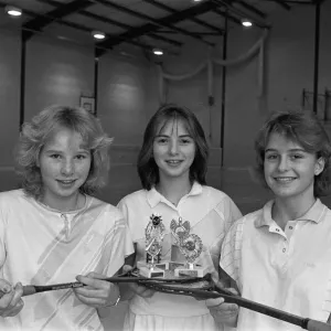 Tres chicas del Colegio Holmfirth High, de izquierda a derecha, Susan Wilson, Alison Wray y Emma Wild.