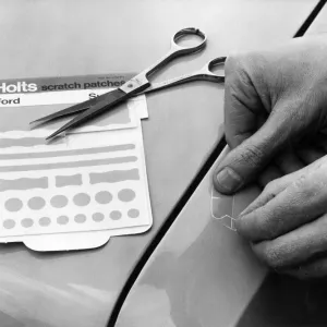 Holts Scratch Patches. Holts hanno prodotto questa grande idea per riparare con le patch.
