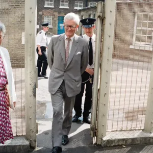 Home Secretary Douglas Hurd visits Brixton Prison. 1st July 1988 Home Secretary Douglas Hurd visits Brixton Prison. 1st July 1988
