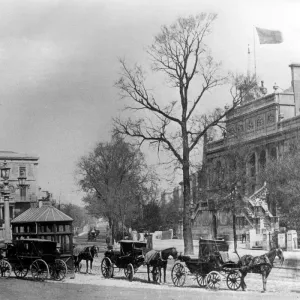 Horse drawn cabs draw up in Queens Road by the West of England Academy 1900s Horse drawn cabs draw up in Queens Road by the West of England Academy 1900s