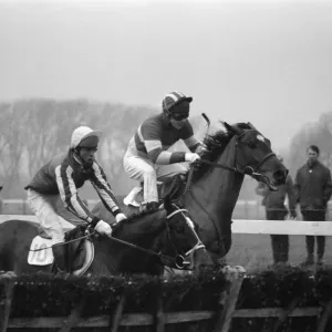 La carrera de caballos en Windsor. Bill Smith a la derecha, montando Joes Bar. La carrera de caballos en Windsor. Bill Smith a la derecha, montando Joes Bar.