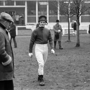 La carrera de caballos en Windsor. Bill Smith, el joven jinete de National Hunt que monta mucho. La carrera de caballos en Windsor. Bill Smith, el joven jinete de National Hunt que monta mucho.