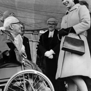Black and white Print of Queen Elizabeth II meeting the Mayor of Hyde Black and white Print of Queen Elizabeth II meeting the Mayor of Hyde