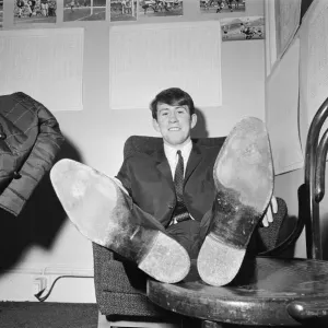 Howard Kendall, aged 20, has just signed for Everton Football Club for 5 Howard Kendall, aged 20, has just signed for Everton Football Club for 5