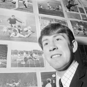 Howard Kendall, aged 20, has just signed for Everton Football Club for 5 Howard Kendall, aged 20, has just signed for Everton Football Club for 5