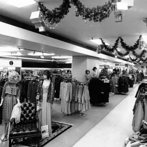 Il negozio Howells, parte della grande esposizione di moda per signore nel negozio.