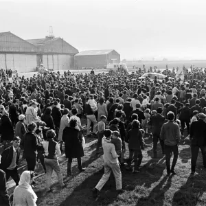 Huge crowds greet the arrival of Manchester pop group The Hollies at Shoreham airport Huge crowds greet the arrival of Manchester pop group The Hollies at Shoreham airport