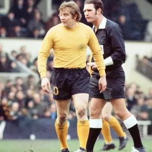Le joueur de football de Hull City, Ken Wagstaff, en action contre Cardiff City.