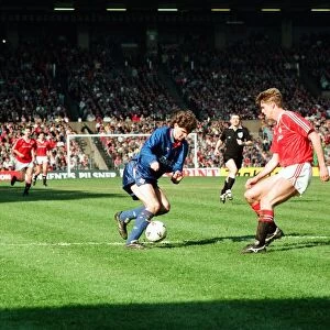 Ian Marshall on the ball. FA Cup. Manchester United 3 v Oldham Athletic 3