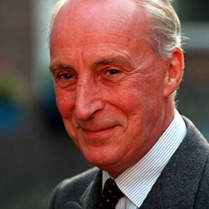IAN RICHARDSON AT PHOTOCALL FOR THE TV PROGRAMME TO PLAY THE KING - 15 / 11 / 1993