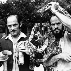 Les jumeaux gémeaux George (à droite) et Hugh Palmer qui ont dirigé le zoo de Barry.