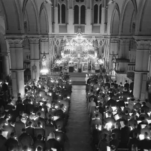 La impresionante escena en la Iglesia Católica Romana de San Pedro, Dormer Place, Leamington. La impresionante escena en la Iglesia Católica Romana de San Pedro, Dormer Place, Leamington.