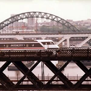 An Intercity 225 electric train crossing the King George Bridge over the River Tyne