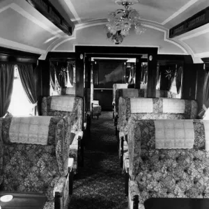 L'intérieur de la voiture n° 1397 qui fait désormais partie du complexe de voitures à manger. L'intérieur de la voiture n° 1397 qui fait désormais partie du complexe de voitures à manger.
