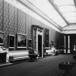 Interior view of Buckingham Palace showing the Long Gallery. Circa 1960 Interior view of Buckingham Palace showing the Long Gallery. Circa 1960