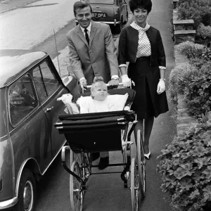 Introducing Tracy Jane, the girl Des O Connor is in love with Introducing Tracy Jane, the girl Des O Connor is in love with