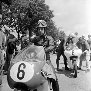 Isle of Man TT Races - Junior International. Giacomo Agostini preparing himself for