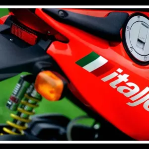 Italjet July 1999 Motorbike scooter logo fuel petrol cap Italjet July 1999 Motorbike scooter logo fuel petrol cap