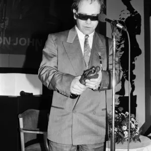 The Ivor Novello Awards at Gorsvenor House, London. Pictured The Ivor Novello Awards at Gorsvenor House, London. Pictured
