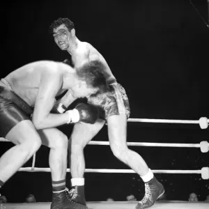 Jack Gardner in his fight with Brio 04 / 06 / 1951 Jack Gardner in his fight with Brio 04 / 06 / 1951