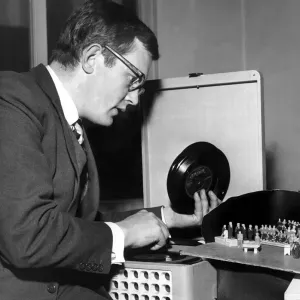 Jack productor de televisión 21 / 05 / 1958 A©Daily Mirror jackgood0606 Jack productor de televisión 21 / 05 / 1958 A©Daily Mirror jackgood0606