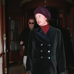 Jack Nicholson actor leaves his Mayfair hotel January 1998 with a mystery female