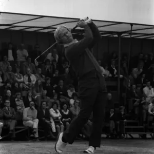 Jack Nicklaus golfer 1974 golf clinic playing shot Jack Nicklaus golfer 1974 golf clinic playing shot