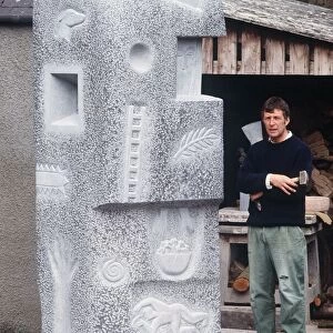 Jake Harvey sculptor with sculpture August 1989