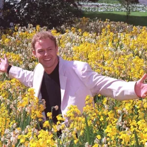 Jasonb Donovan returning ti British stage in title role of musical Billy