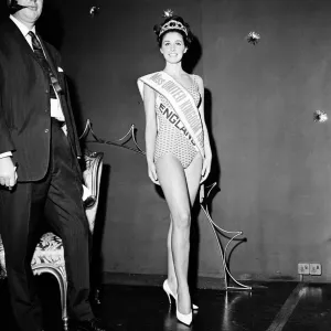 Jennifer Gurley wins title of Miss UK at Blackpool. She is a fshion model Jennifer Gurley wins title of Miss UK at Blackpool. She is a fshion model