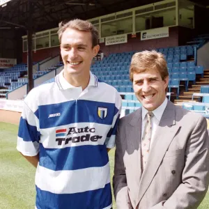 Jimmy Quinn signing for Reading Football Club. July 1992 Jimmy Quinn signing for Reading Football Club. July 1992