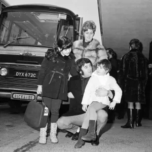 Jimmy Tarbuck Family at Heathrow, 1969 Print