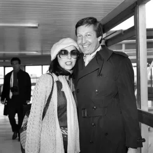 Joan Collins. April 1975 75-1913-001 Joan Collins. April 1975 75-1913-001