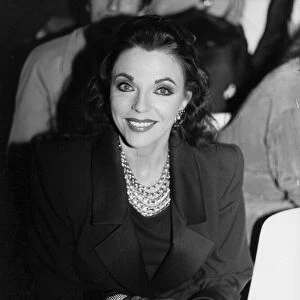 Joan Collins at fashion show 22 / 03 / 1989