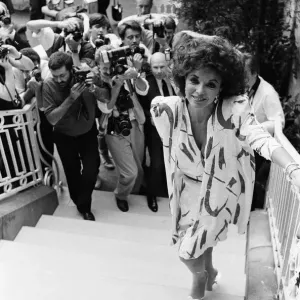 Joan Collins promoting her new television series Sins'. 4th September 1987 Joan Collins promoting her new television series Sins'. 4th September 1987
