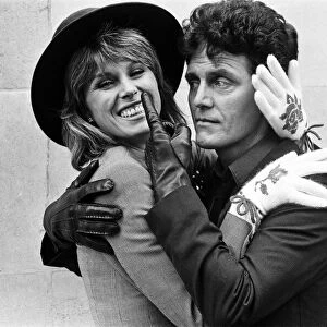 Joanna Lumley and Alvin Stardust are Britains top glove wearers